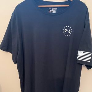 Under Armour t-shirt. Size 3XL!